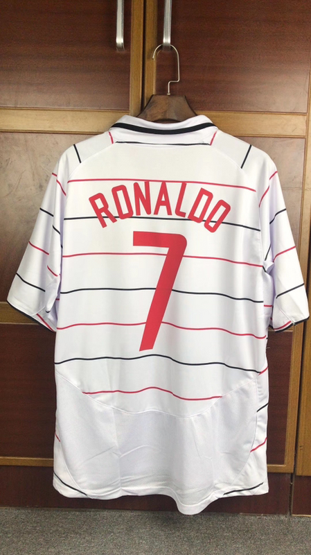 Manchester United Visitante 03-04