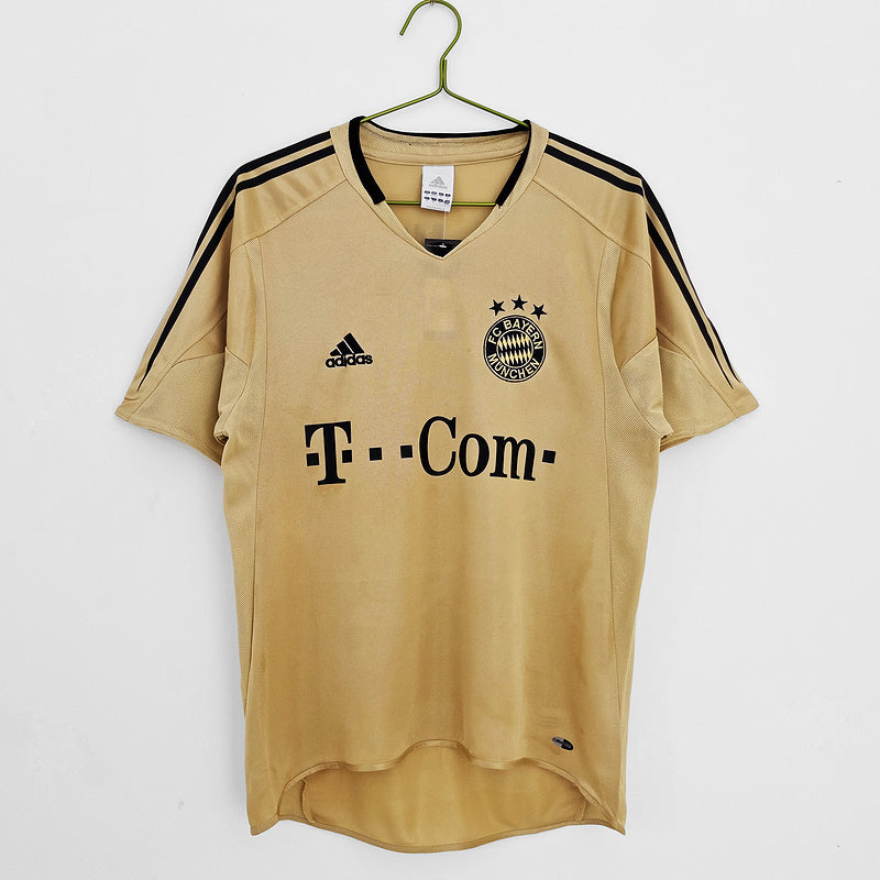 Bayern Visitante 04-05