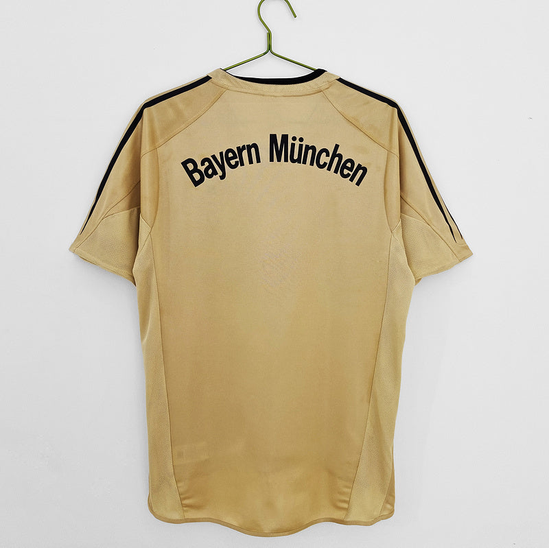 Bayern Visitante 04-05