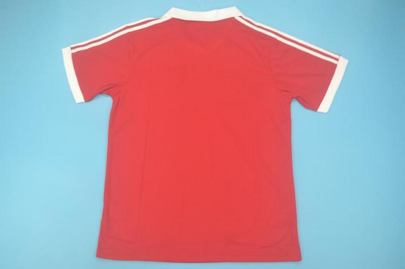 Manchester United Local 80-82