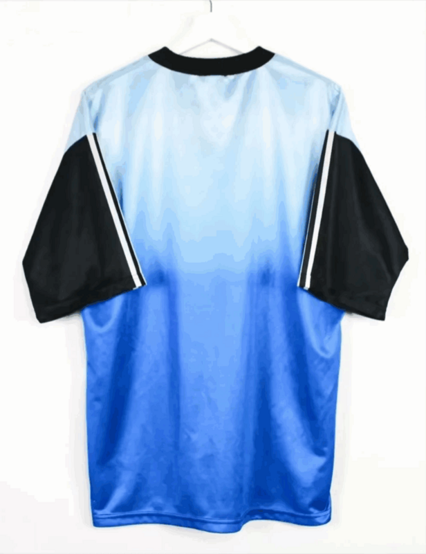 Newcastle Visitante 96-97