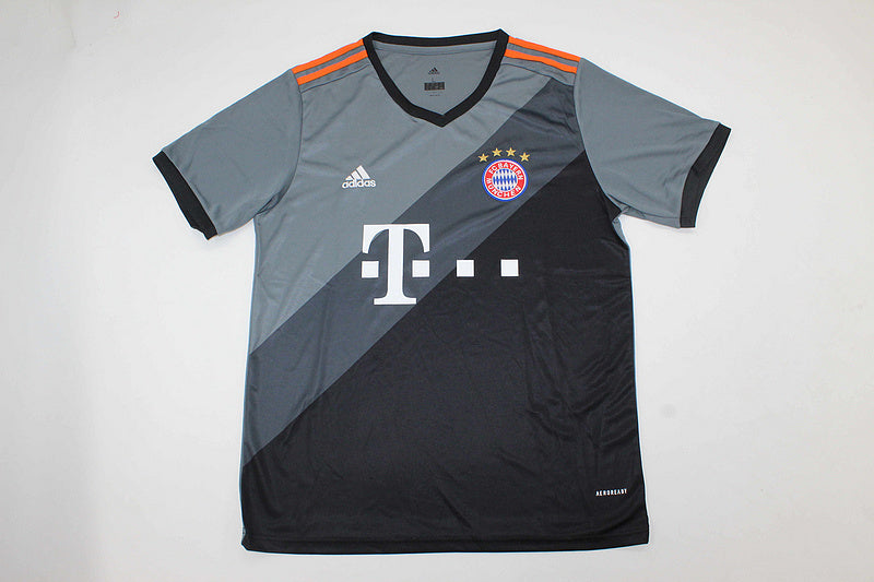 Bayern Visitante 16-17