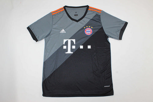Bayern Visitante 16-17