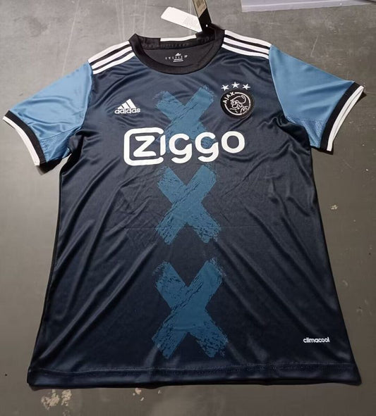 Ajax Visitante 15-16