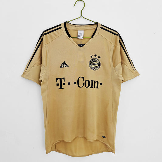 Bayern Visitante 04-05