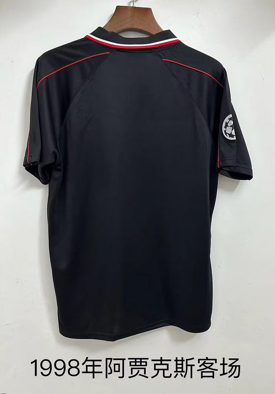 Ajax Visitante 98-99